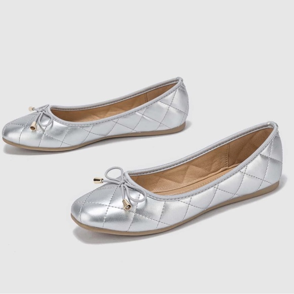 🆕 Quilted Metallic Ballet Flats - Picture 4 of 6